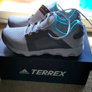 Bran New addidas Terrex Voyager shoes size 7 1/2